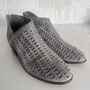Vince Camuto Pekkan Booties‎ Block Heel Women's 8 Gray Suede Perforated